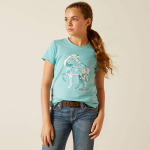 Ariats t-shirt för barn - Little Friend är tillverkad av mjukt, ekologiskt bomulls-jerseytyg, håller denna enkla t-shirt barn bekväma när de är på språng. Hästigt motiv låter barnen ta med sig lite häststil vart de än går. 
