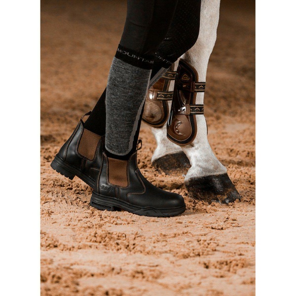 Ridsko med stålhätta