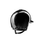 svart ridhjälm kep med solskärm